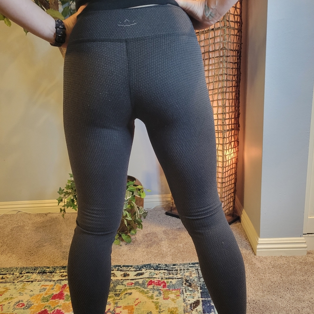 Beyond yoga honeycomb leggings EUC